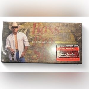 Garth Brooks 7-Disc Boxed Set~Limited Edition